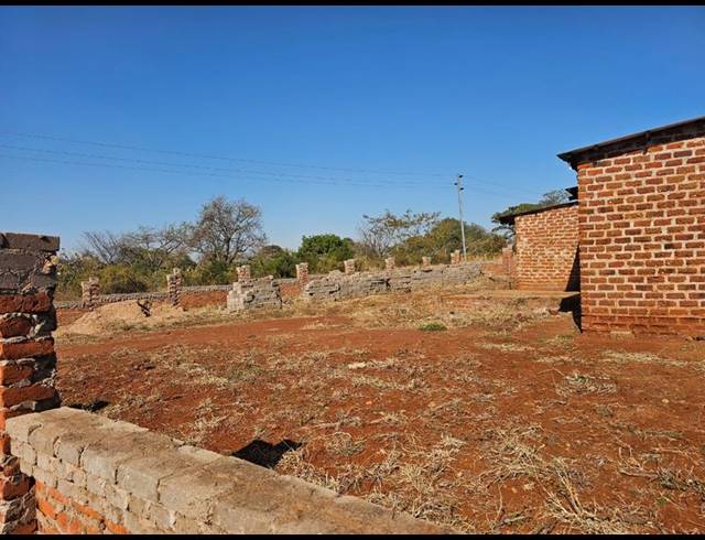 2 BEDROOM HOUSE FOR SALE IN MAKHUVHA
